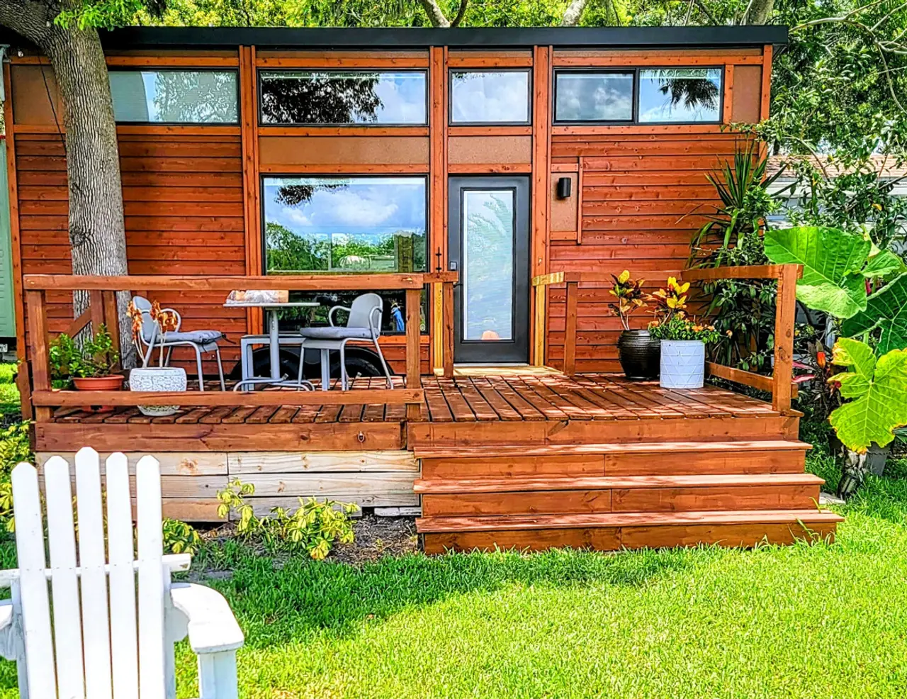 The Cottage lakefront tiny home rental in Orlando at Tiny Town Orlando