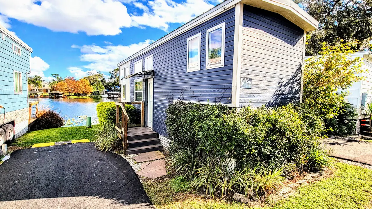 The Galaxy - Luxury Tiny Home Rental Orlando FL
