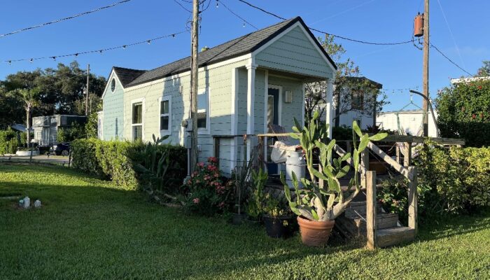 The Breeze Tiny House Rental Lakeside View The Breeze Tiny House Rental Lakeside View