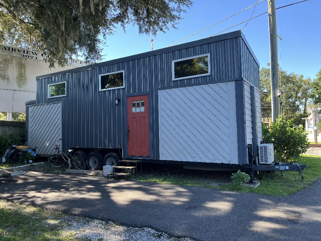 Dragonfly affordable tiny house for rent in Orlando at Tiny Town Orlando