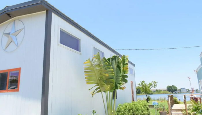 The Swan Tiny House Rental Orlando The Swan Tiny House Rental Orlando