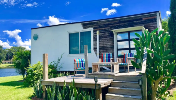 The Venice Tiny House Rental Back Patio Deck The Venice Tiny House Rental Back Patio Deck